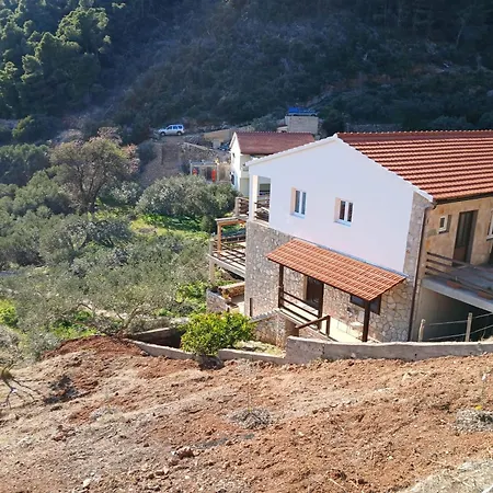 Robinson Torac Apartment