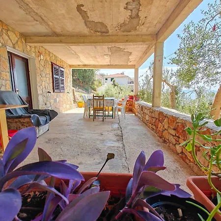 Robinson Torac Apartment