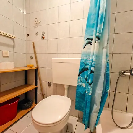 Robinson Torac Apartment Gdinj