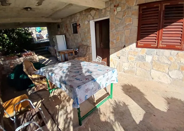 Robinson Torac アパート Gdinj